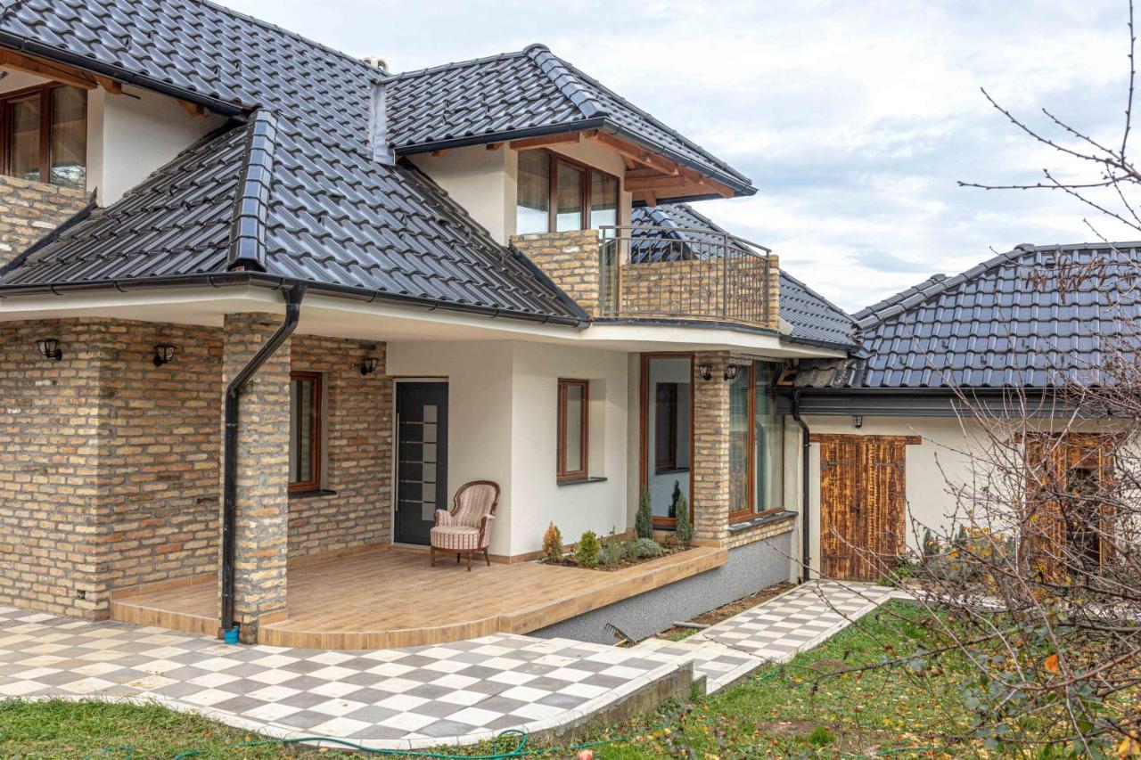 City Escape Luxury Villa Zuce Eksteriør billede