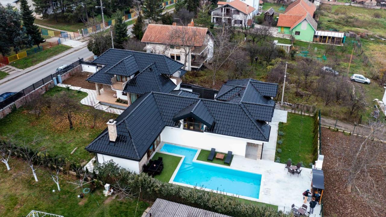City Escape Luxury Villa Zuce Eksteriør billede