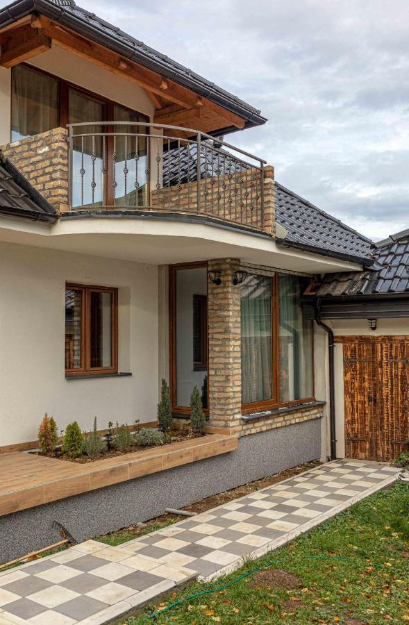 City Escape Luxury Villa Zuce Eksteriør billede