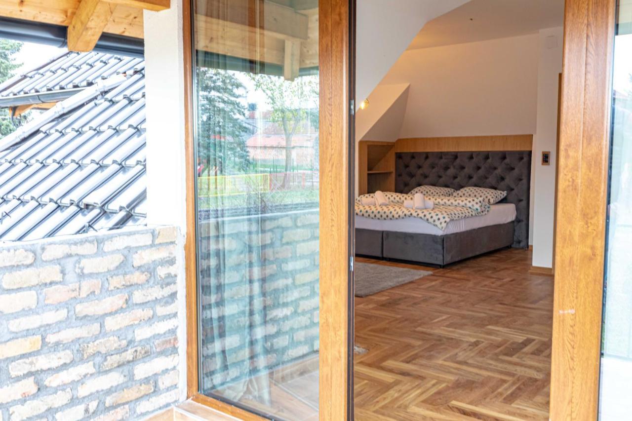 City Escape Luxury Villa Zuce Eksteriør billede