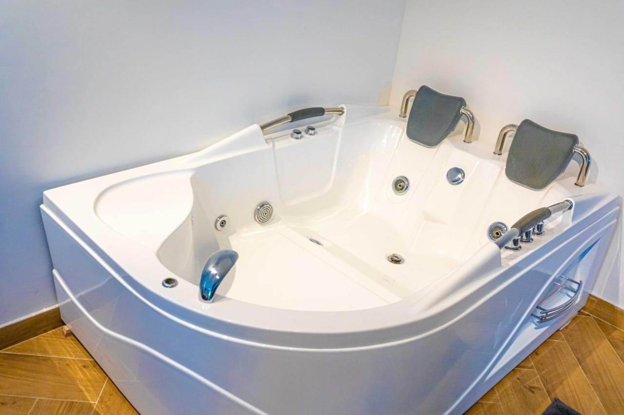 City Escape Luxury Villa Zuce Eksteriør billede