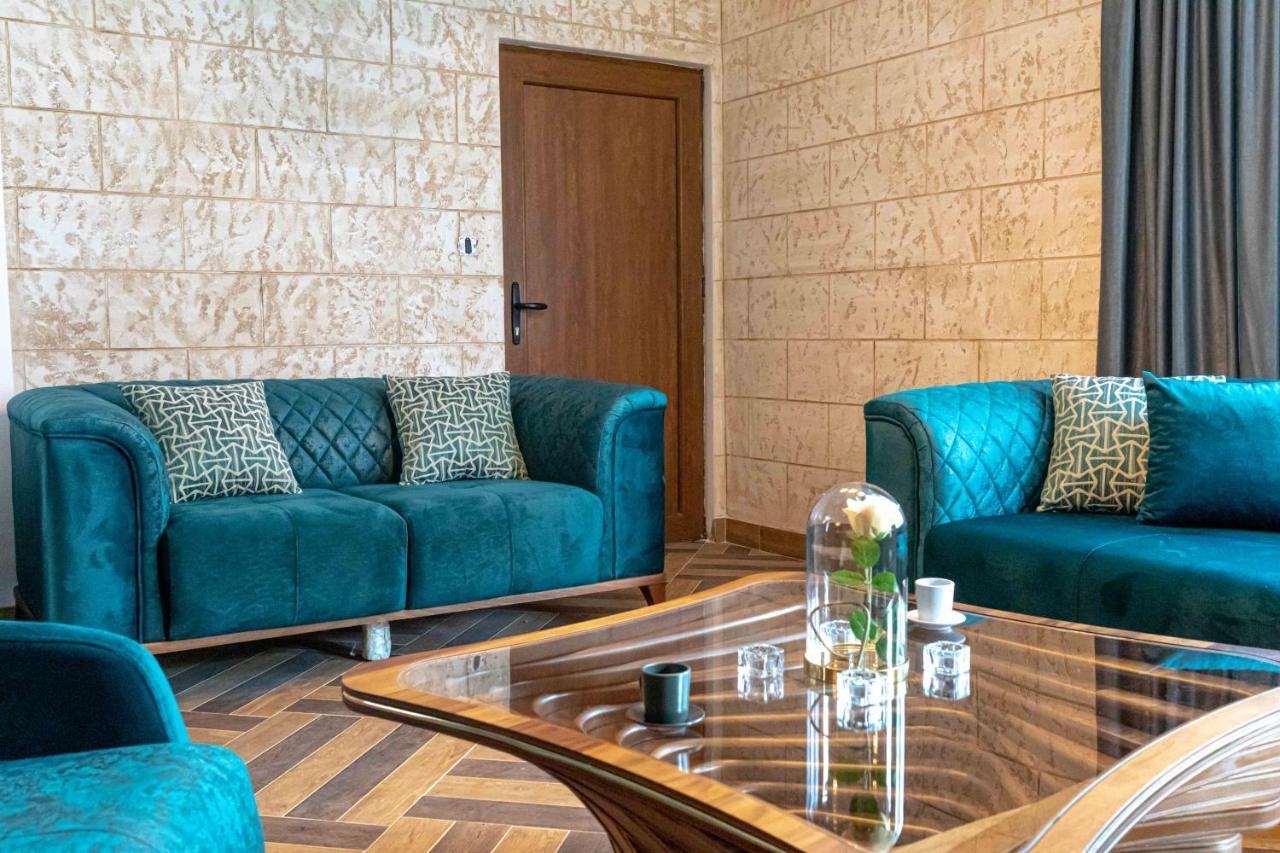 City Escape Luxury Villa Zuce Eksteriør billede