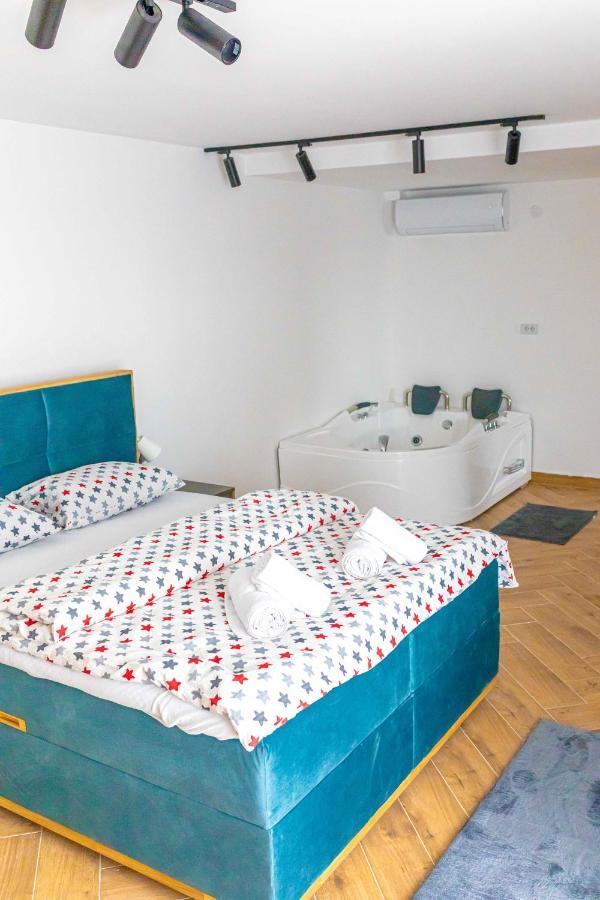 City Escape Luxury Villa Zuce Eksteriør billede