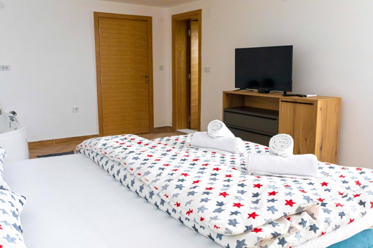 City Escape Luxury Villa Zuce Eksteriør billede